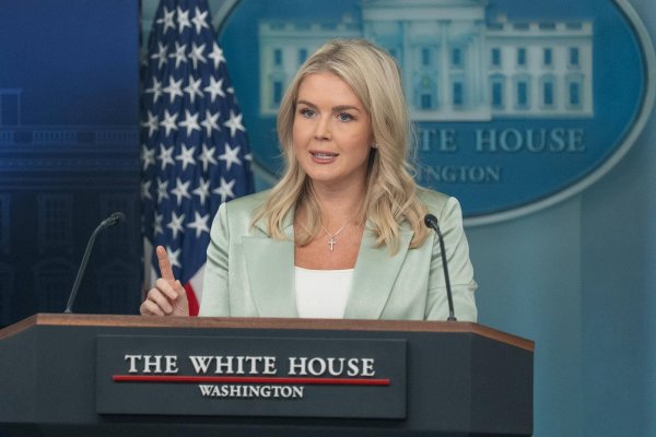 维度配资 遭FBI“钓鱼执法”？白宫力挺边境事务主管“没收钱”