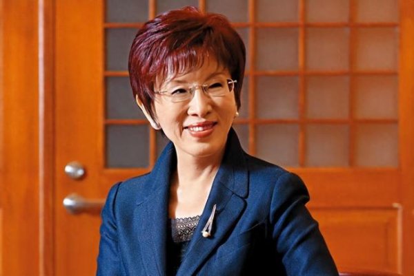 纵横配资 洪秀柱谈郑丽文上任：她会游刃有余，迎接挑战